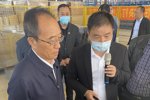 开云官方网站登录入口总经理腾胜平为各位领导讲解我公司超滤膜产品